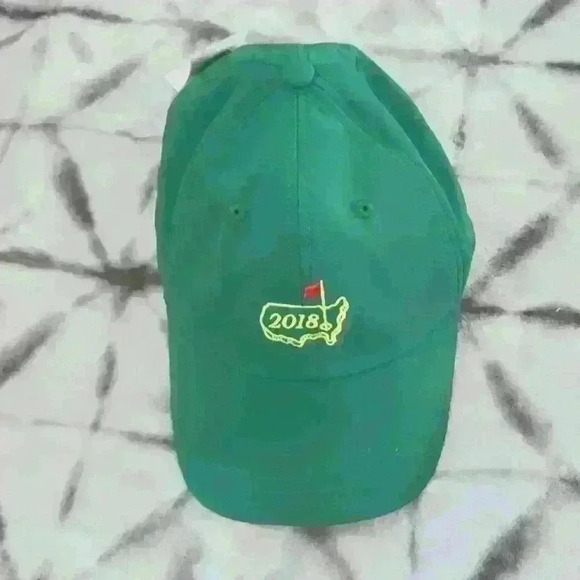 2018 green master hat new with tags. - Picture 1 of 3
